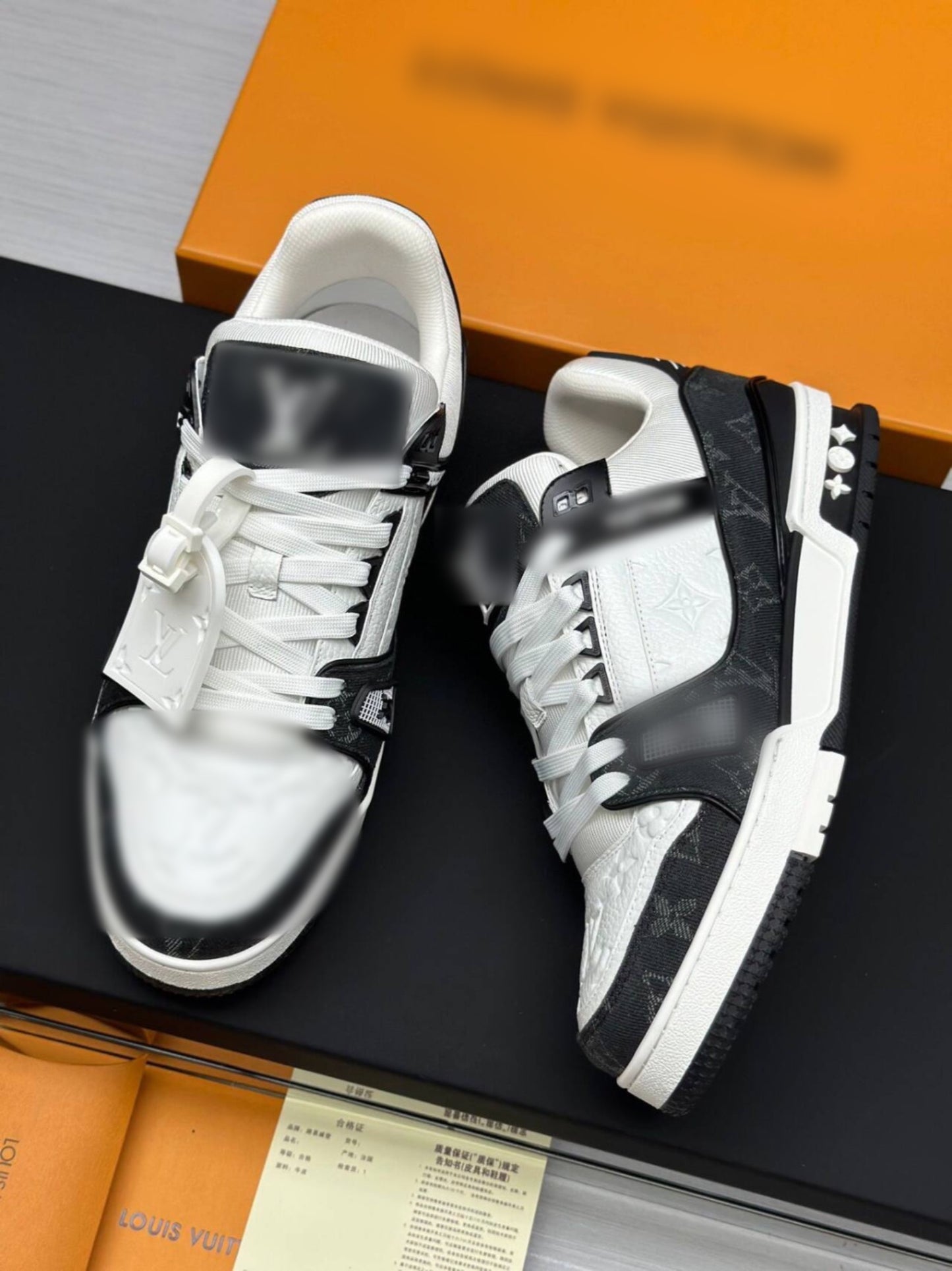 B&W Louie Trainers